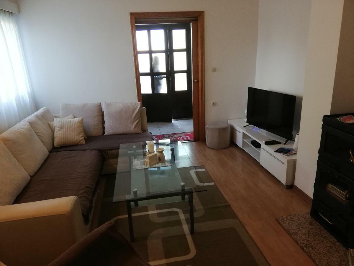 Family Apartman Luka Apartment Ровин Екстериор снимка