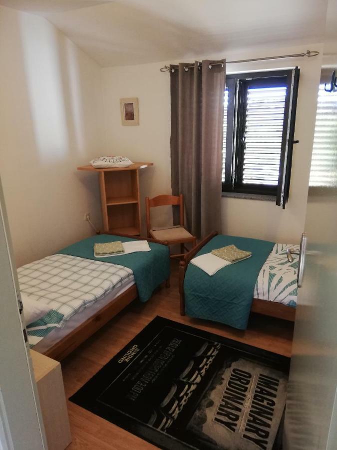 Family Apartman Luka Apartment Ровин Екстериор снимка